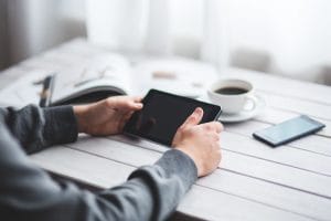 Bersama Indosat Ooredoo, Nikmati Koneksi Telepon Terbaik dengan Paket yang Beragam